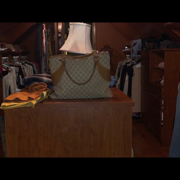 Gucci 100% Authentic Handbag - Picture 8 of 8